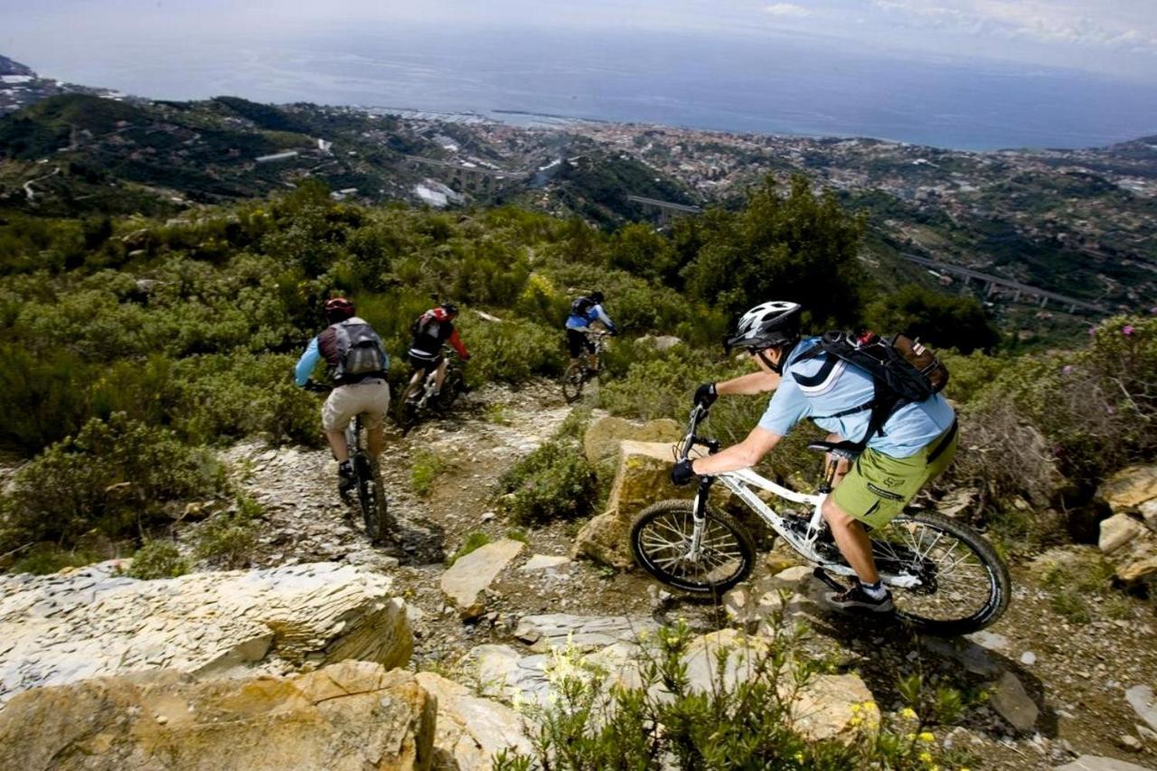 Nuova! Al centro della Città nei vicoli del Borgo Sanremo Esterno foto