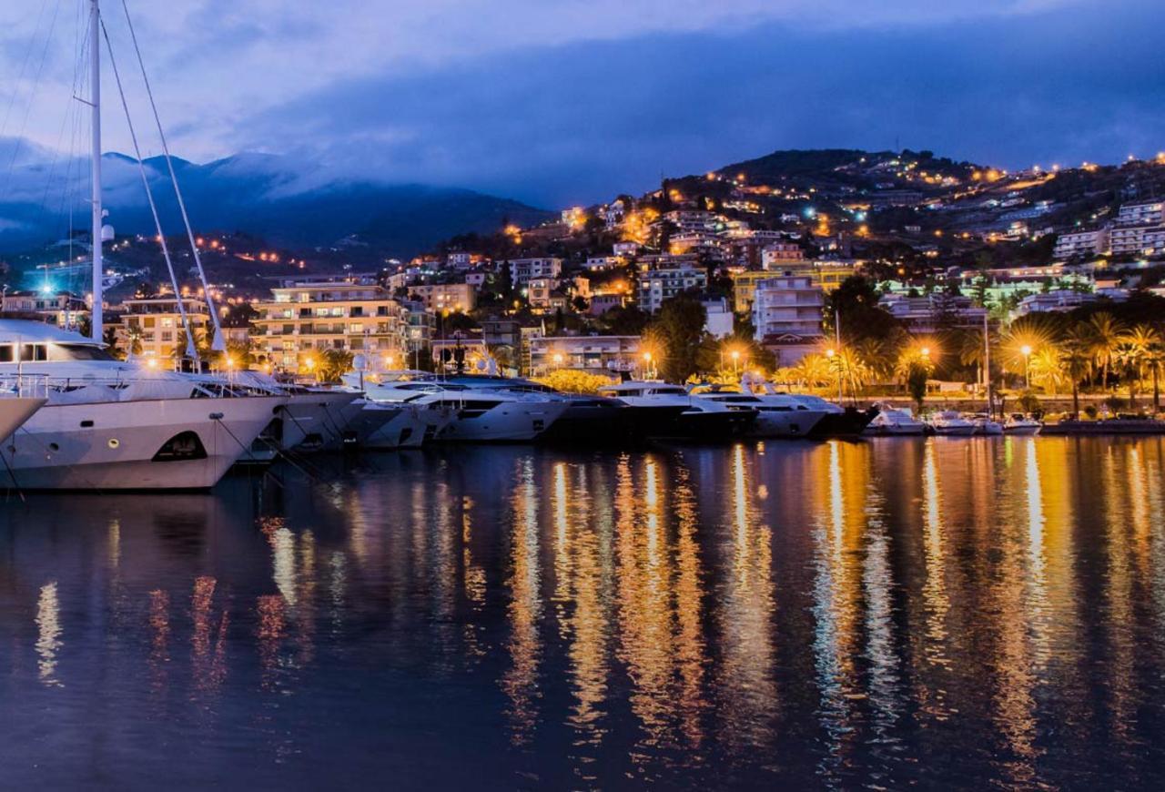 Nuova! Al centro della Città nei vicoli del Borgo Sanremo Esterno foto